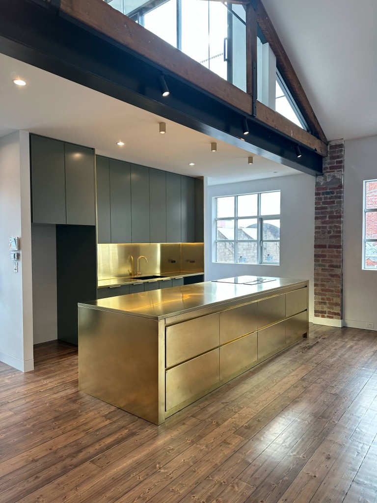 23ccbfda-6d1f-4a4a-8e0d-367ea2519b3a (1)