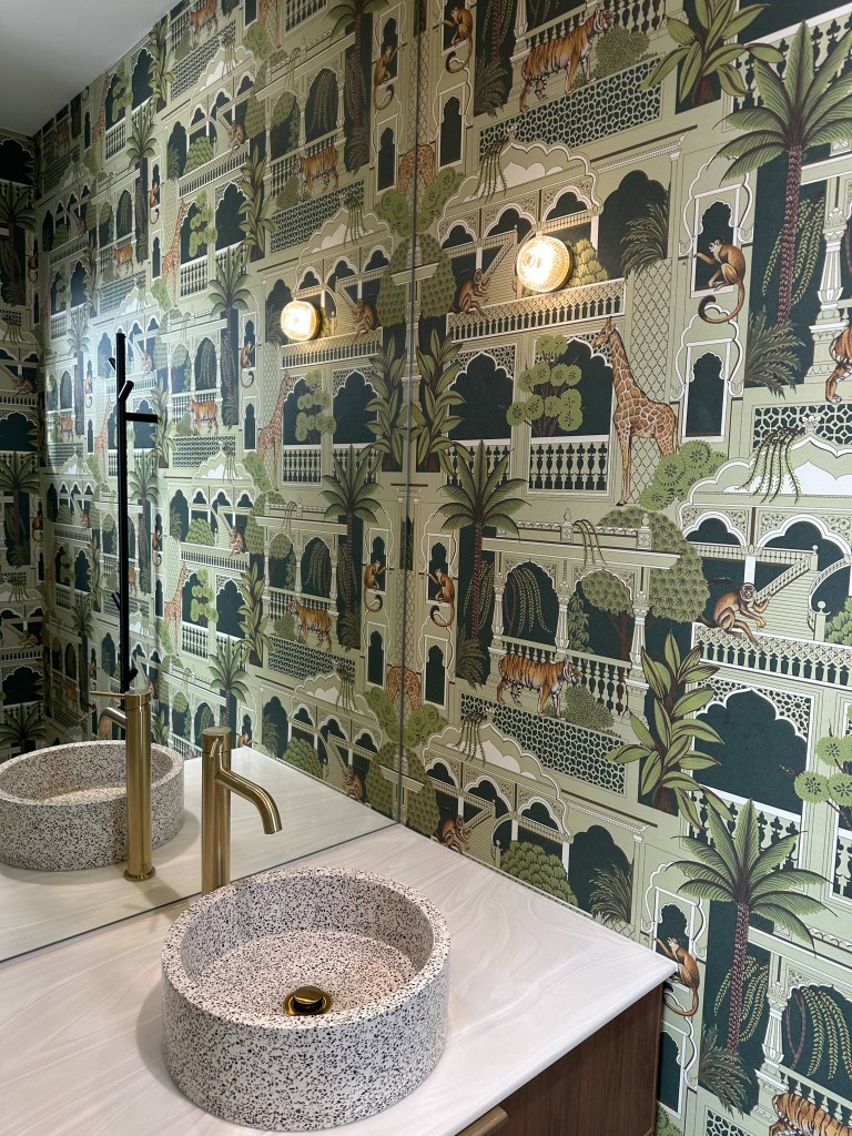 9a55ab49-7642-471a-b2e1-ed1e5ccef758